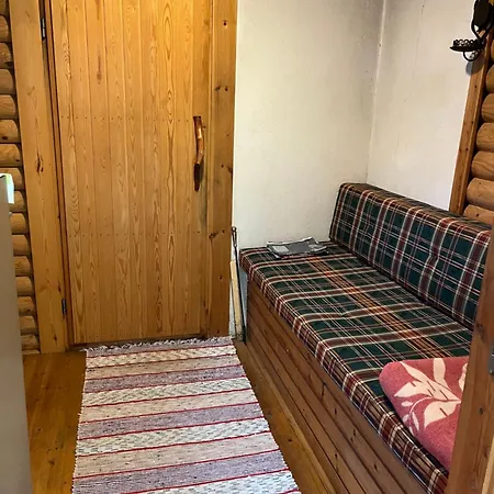 Mummonmoekki Puruvedellae Kylaen Kupeessa
